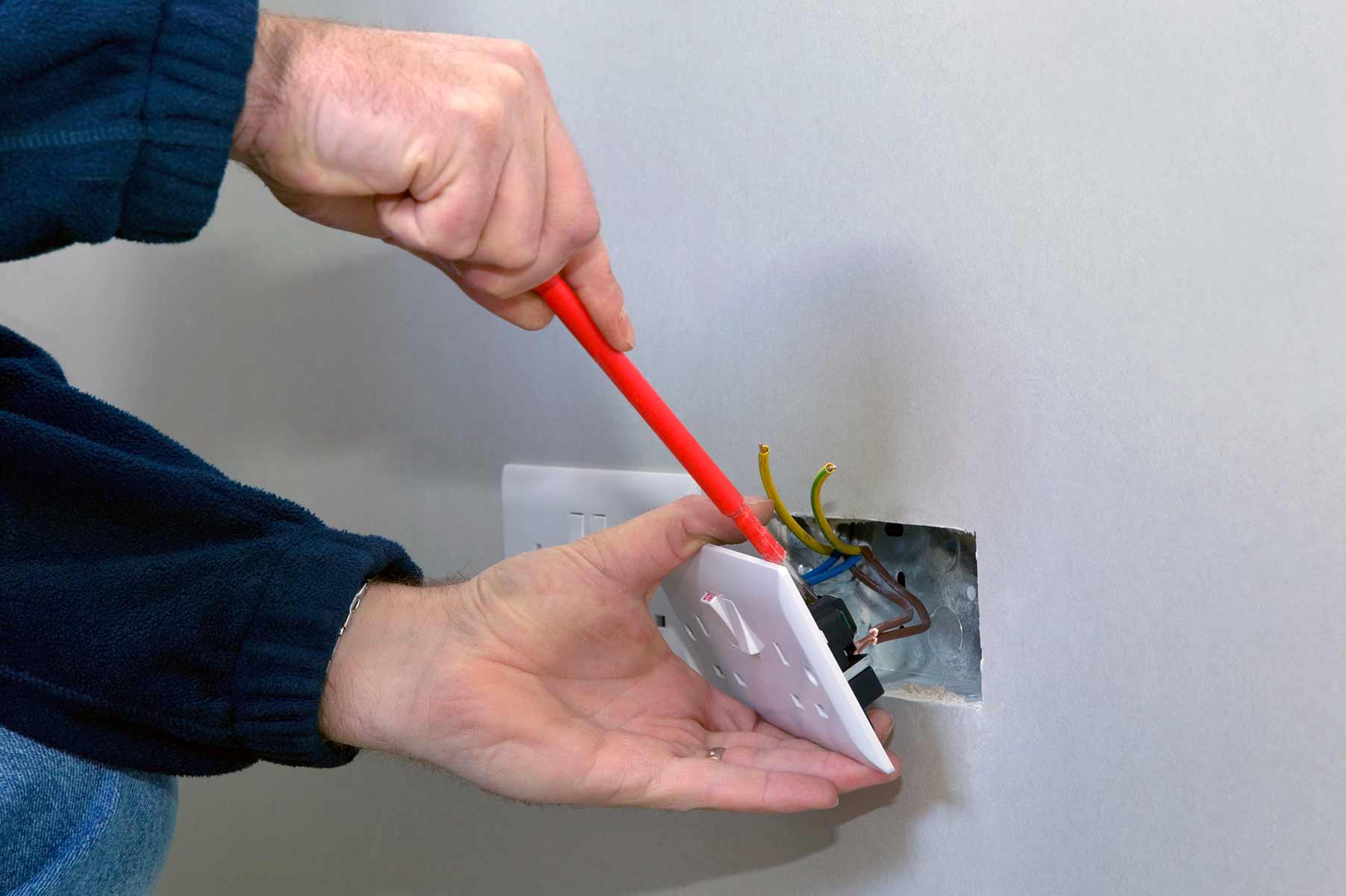 Our electricians can install plug sockets for domestic and commercial proeprties in Bow and the local area. 